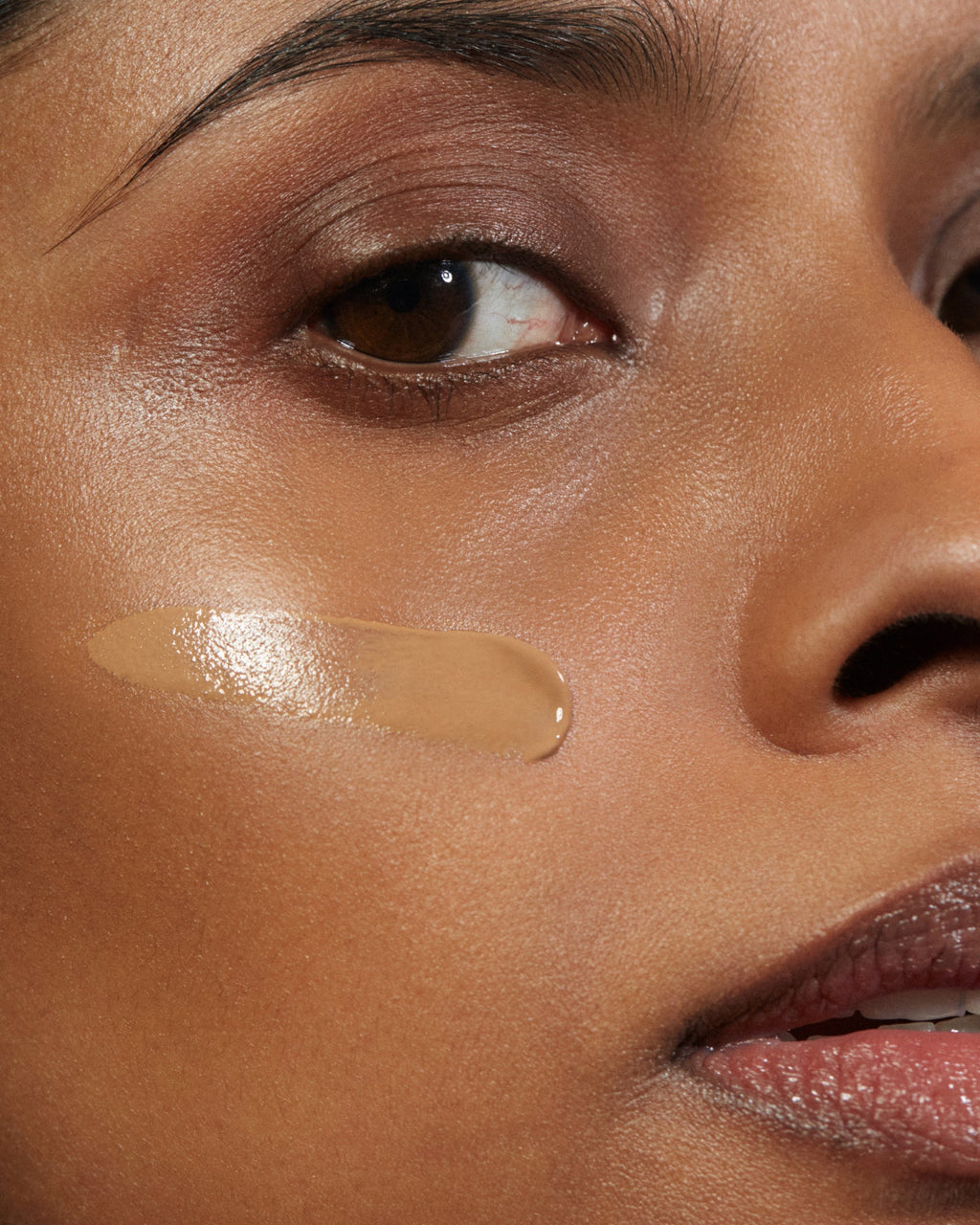 Semi-Matte Peptide Foundation